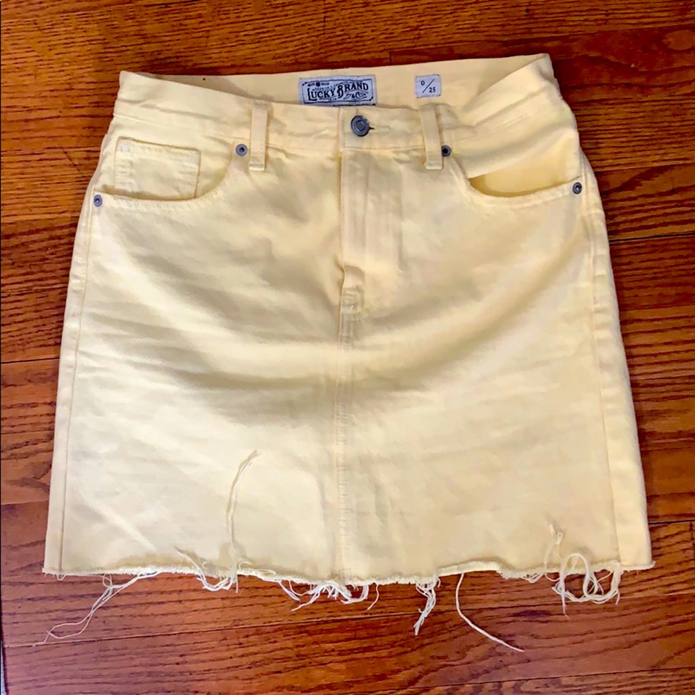 Pale yellow skirt by Lucky Brand